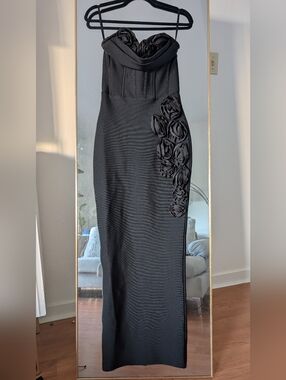 Elegant Black Floral-Applique Maxi Strapless Dress